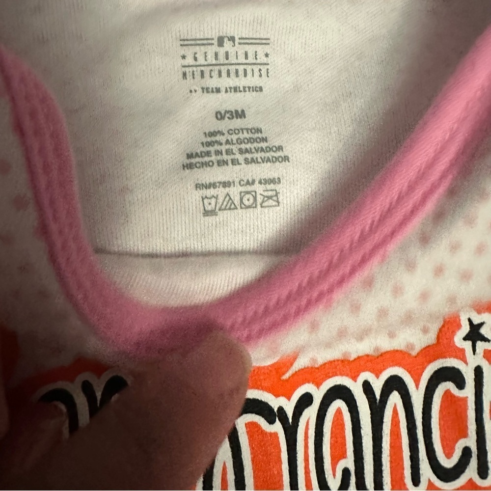 Genuine Merchandise Pink San Francisco Giants Bodysuit - Picture 3 of 3